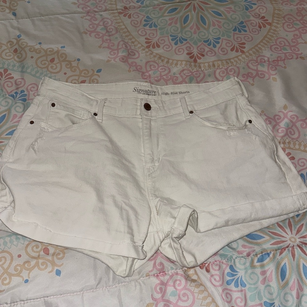 Levi white shorts